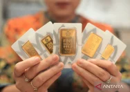 Harga Emas Antam Anjlok, Investor Harus Waspada!