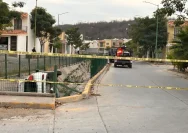 Localizan vehículo abandonado con arsenal, equipo táctico y ponchallantas en Sinaloa: un caso de preocupación en la región