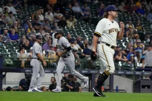 Los Cerveceros de Milwaukee Vencen a los Rockies de Colorado con un Dominio de Jacob Misiorowski