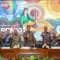 Menkeu Purbaya Laporkan Defisit APBN 0,7% dan Tegaskan Komitmen Tetap di Jabatan