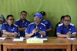 Meriahnya Kirab 33 Tumpeng Tembakau dalam HUT FSP RTMM SPSI di Kudus