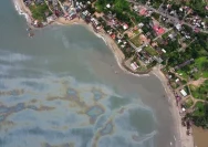 PEMEX confirma derrame de combustóleo en Salina Cruz, Oaxaca; asegura que fuga ya fue controlada