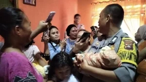Penemuan Bayi Laki-Laki di Dalam Tas Belanja di Juwana, Warga Growong Kidul Digegerkan