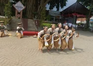 Warisan Budaya Caping Kalo: Kamto Berjuang Menjaga Tradisi di Tengah Ancaman Kepunahan